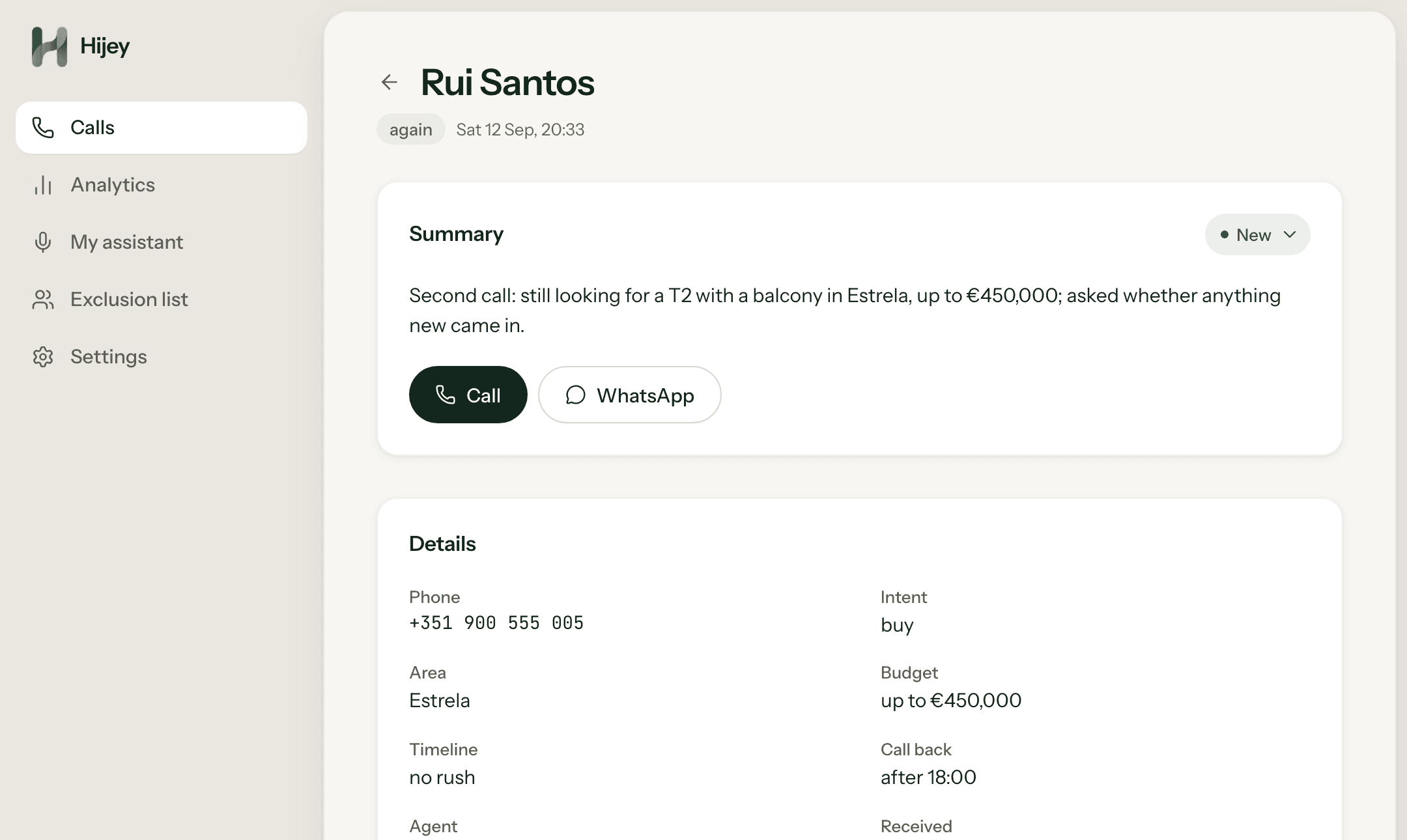 A lead's detail in the Hijey dashboard: the WhatsApp note as sent, call and message buttons, the details and the transcript.